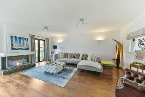 2, Mews Street, London E1W 1UG