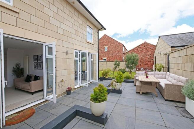 4 bed Detached for sale Image 9