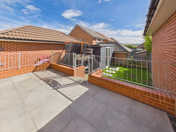 4 bed Detached for sale Image 12