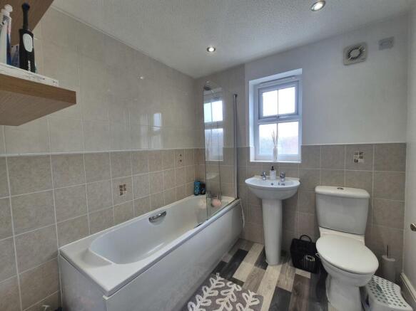 House to rent Image 8