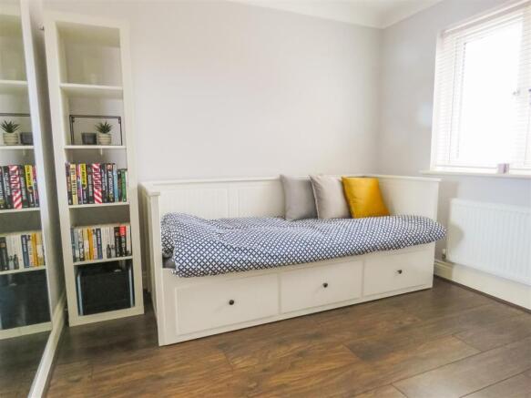Bedroom 4.JPG
