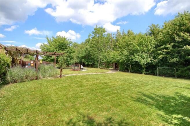 4 bed Detached for sale Image 7