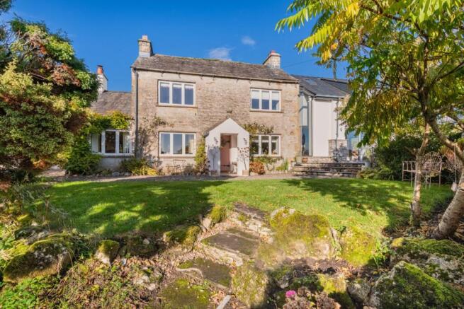 5 bedroom detached house for sale in Hill Top, Tearnside, Kirkby