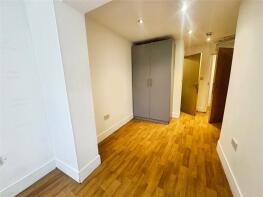 45a, Eton Avenue, Hounslow TW5 0HB