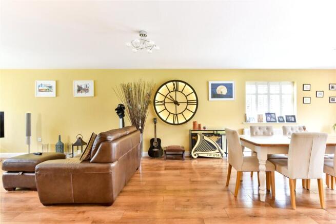 Living / Dining Area