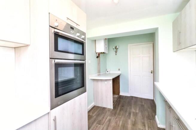 3 bed Semi-Detached for sale Image 8