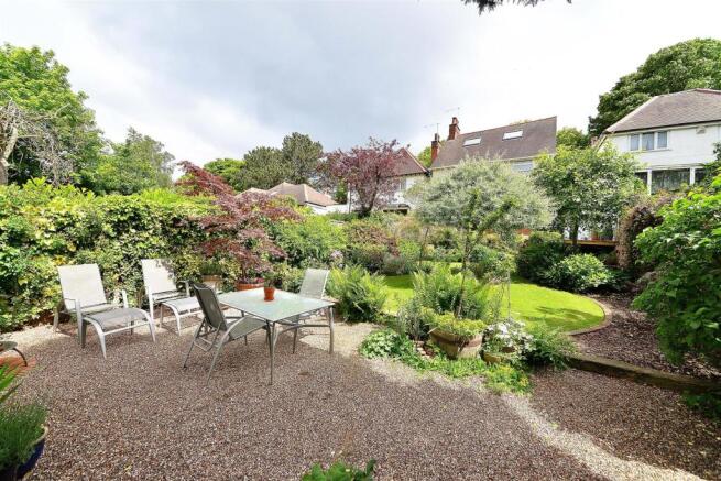 GARDEN 11.jpg