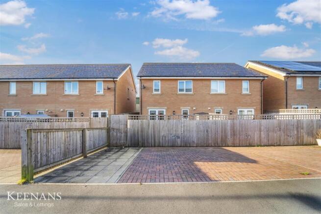 3 bed Semi-Detached for sale Image 12