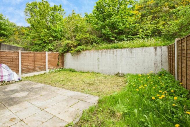 5 bed Detached for sale Image 7