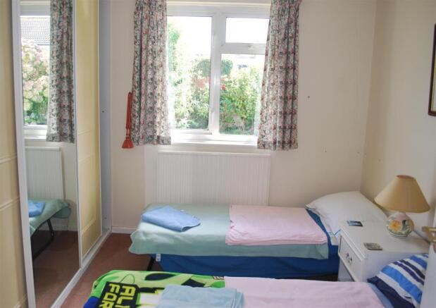 Bedroom 2.JPG