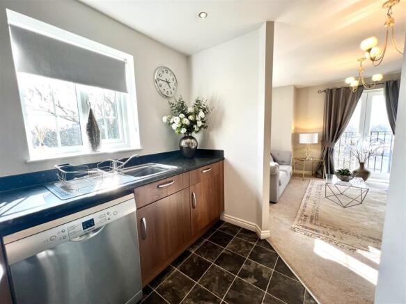 2 bed Apartment to rent Image 6