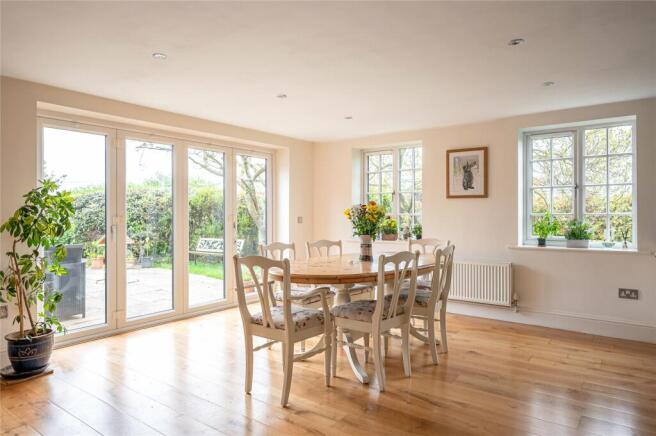 4 bed Detached for sale Image 8