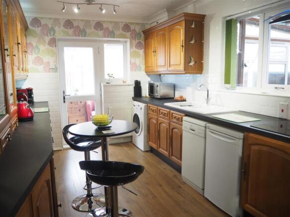 Spacious Breakfast Kitchen 231