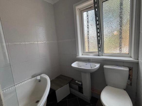 3 bed Terraced for sale Image 4