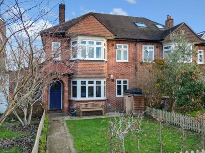 Speer Road, Thames Ditton, KT7