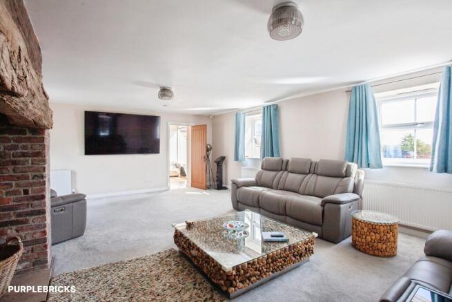 4 bed Detached for sale Image 9