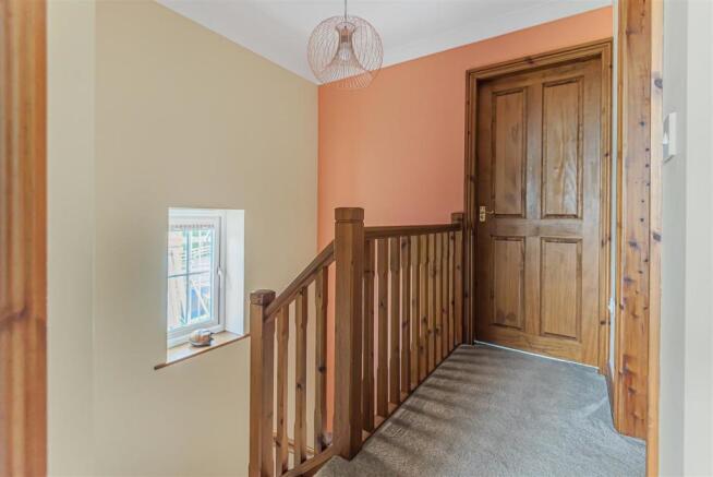 FIRST FLOOR LANDING