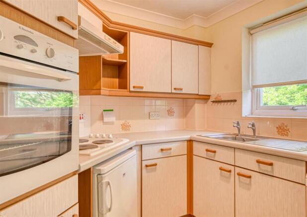 1 Lavington Court-14.jpg