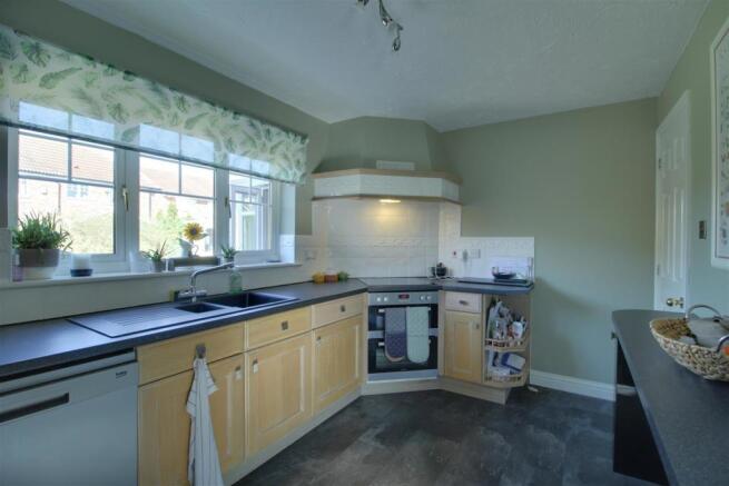 kitchen 2.jpg