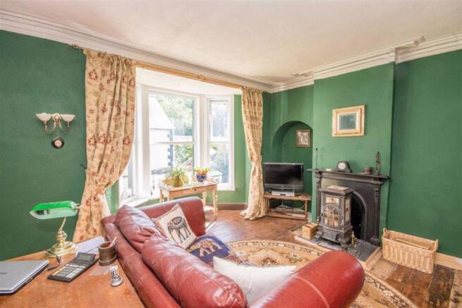 LOUNGE/DINING ROOM