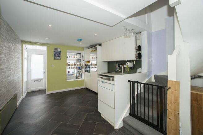 Mount Pleasant, Reading - Stairs and Kitchen