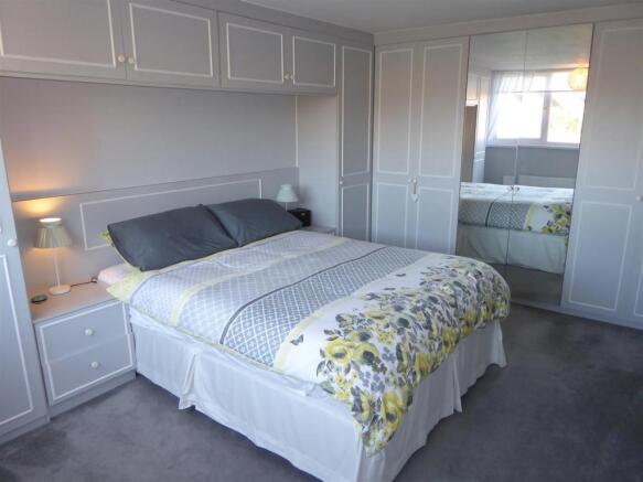 BEDROOM 2