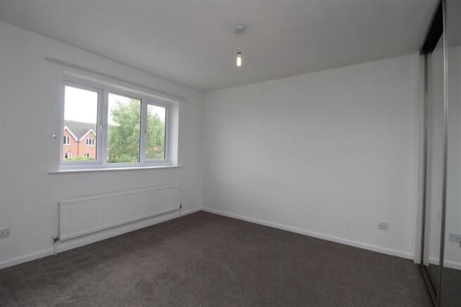 2 bed Flat for sale Image 8