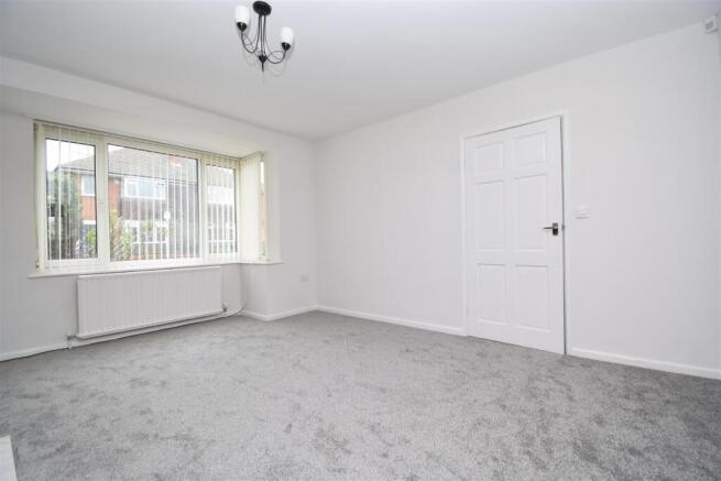 3 bed Semi-Detached to rent Image 4
