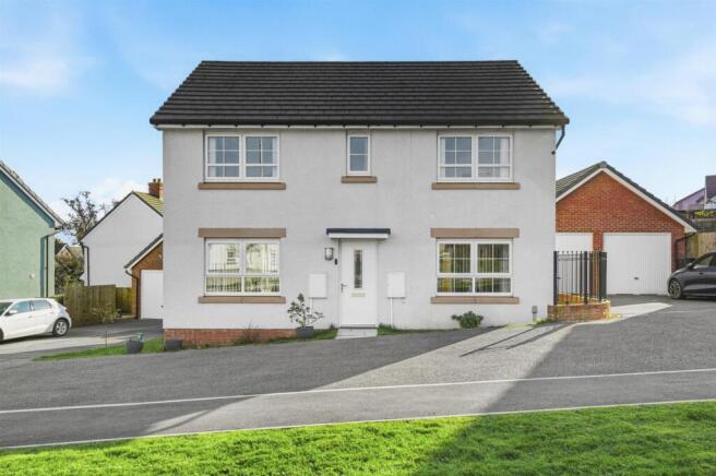 4 Acacia Avenue-1.jpg