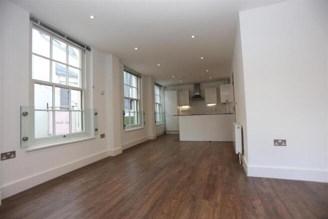 5, 11 Hannington Lane (17).JPG