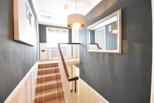 DOG LEG STAIRCASE & HALF LANDING