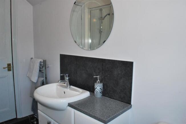 8 ellis bath3.JPG