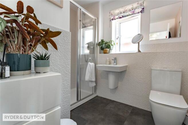 4 bed Detached for sale Image 10