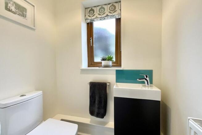 4 bed Detached for sale Image 12