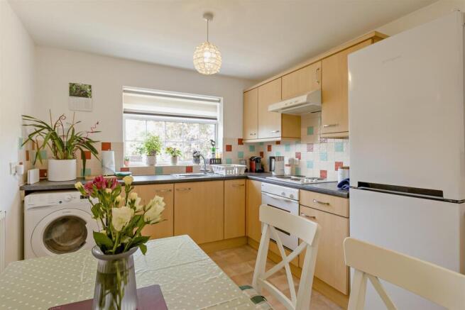 3 bed Detached Bungalow for sale Image 2