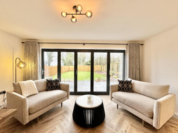 4 bed Detached for sale Image 11