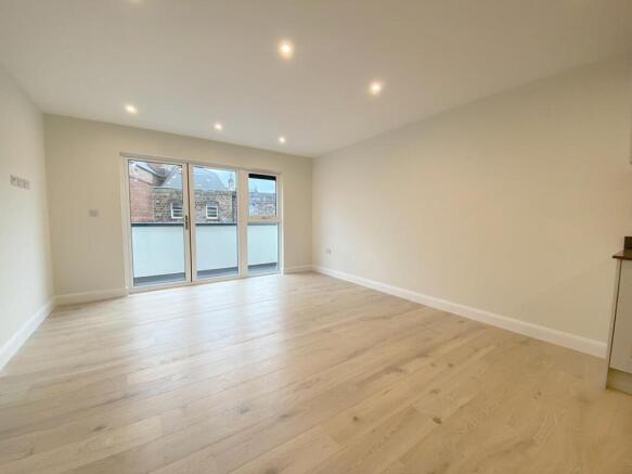 2 bed Flat for sale Image 4