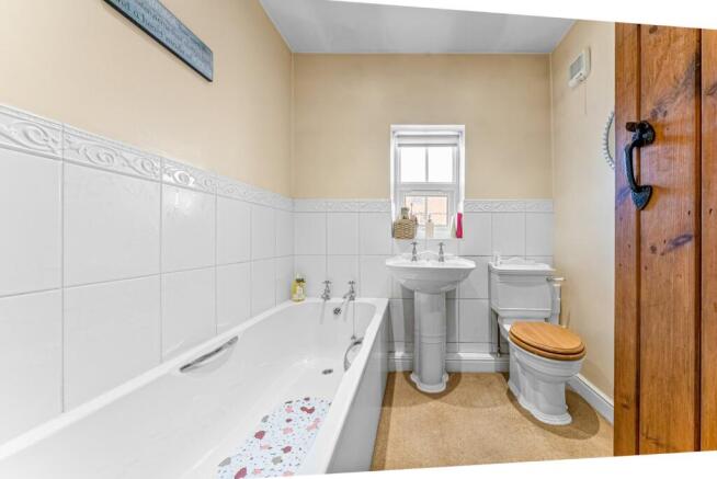 2 bed Detached for sale Image 7