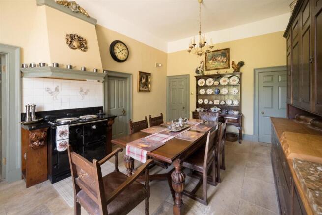 9 bed House for sale Image 7
