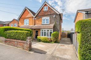 46, Liphook Road, Lindford, Bordon GU35 0PP