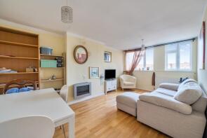 Flat 10, Valette Court, St James's Lane, Hornsey, London N10 3RA