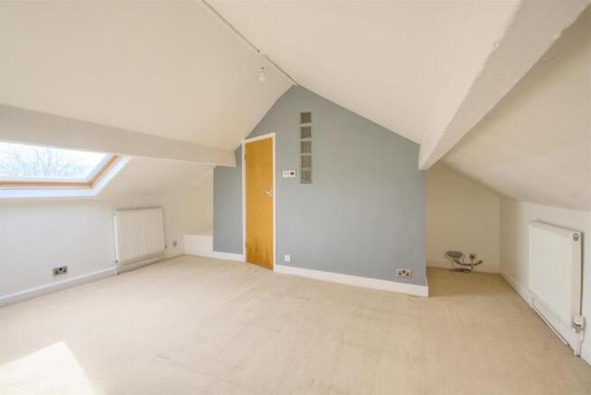 4 bed End of Terrace to rent Image 10