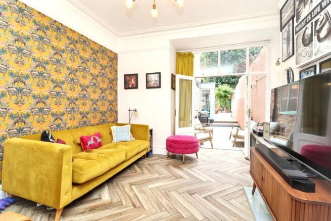 6 bed Character Property for sale Image 7