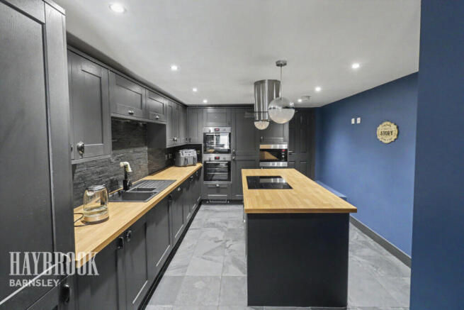 3 bed Semi-Detached for sale Image 11