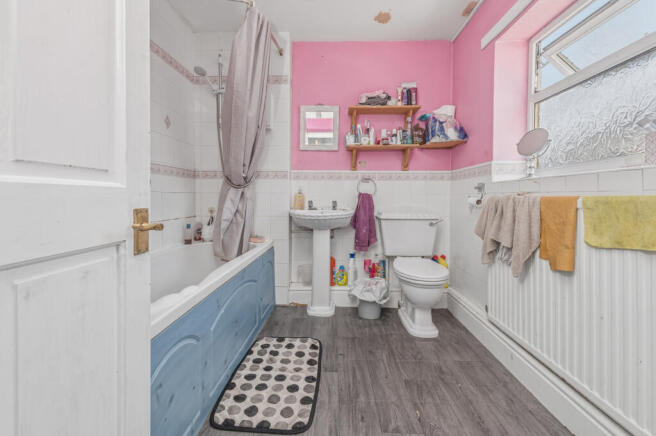 3 bed Terraced for sale Image 8