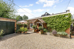 8, Bucklebury Place, Unnamed Road To Bucklebury Place, Upper Woolhampton, Reading RG7 5UD