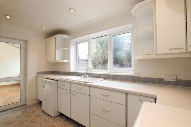 Kitchen_C.JPG