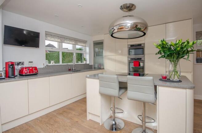 Kitchen pic 4.jpg