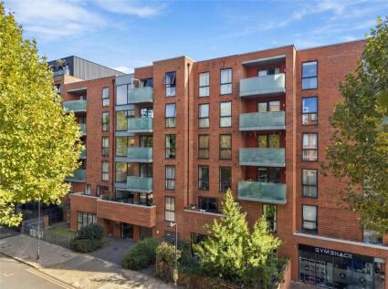 Bathurst Square, London, N15