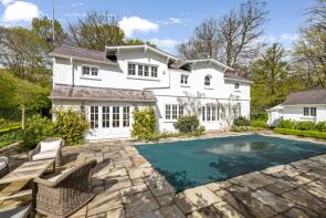 Five Furlongs, London Road, Ascot SL5 7EG